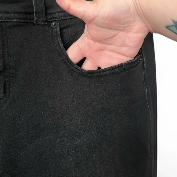 BDG Urban Outfitters Y2K Belted Flare Low Rise Jean Dark Wash Size 33 Black Slim - Picture 14 of 16